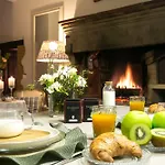 San Michele Al Borgo فندق مبيت وإفطار 4*
